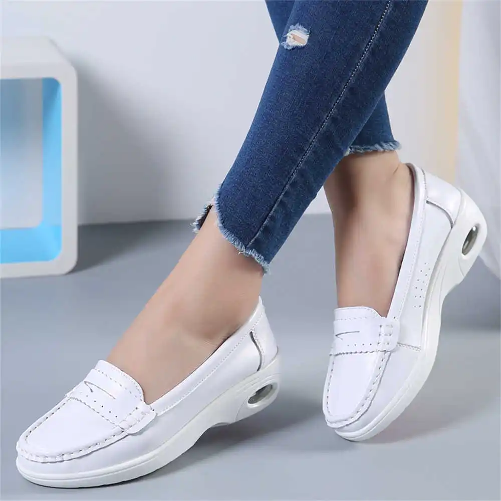 Thick Sole Slipon White Traine – обзор и цена Luxury Lifestyle Shows